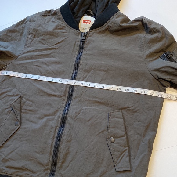 Levi’s Large Water Resistant Lightweight Hooded Jacket New Zip up Coat D34 - Picture 13 of 16